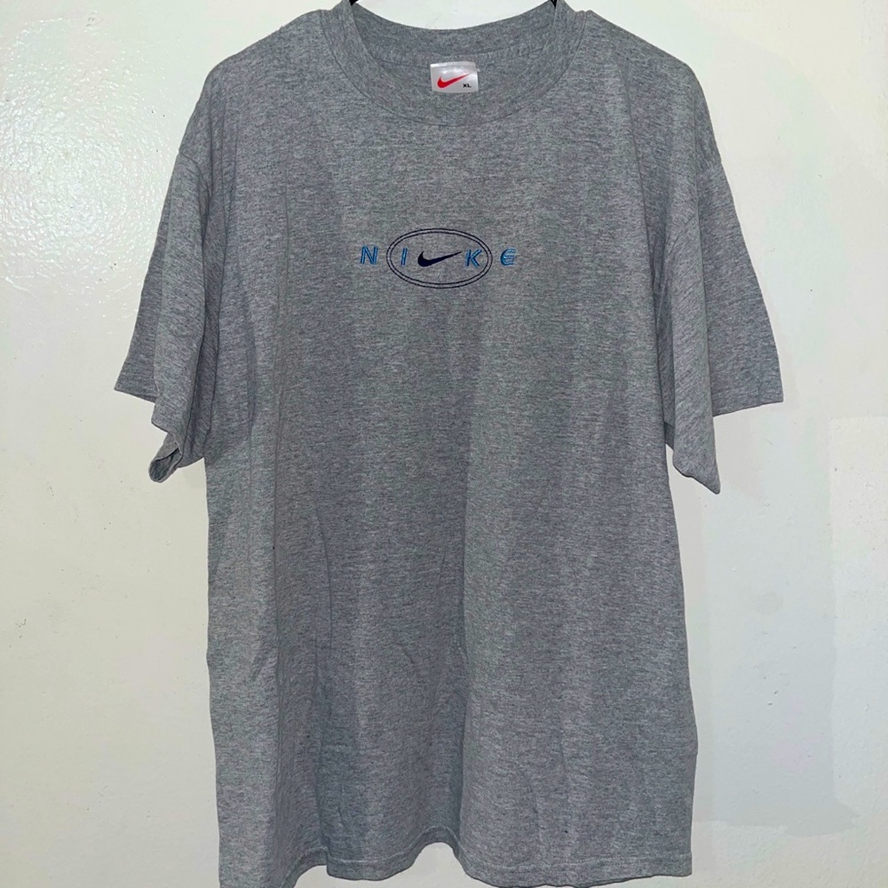 Gray NIKE tshirt